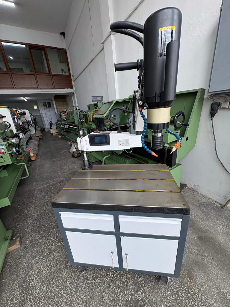 İkinci El Servo Kılavuz Çekme Makinası