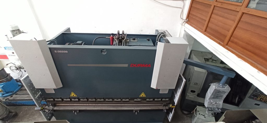 İkinci El 3 Metre 200 Ton Durmazlar Cnc Abkant
